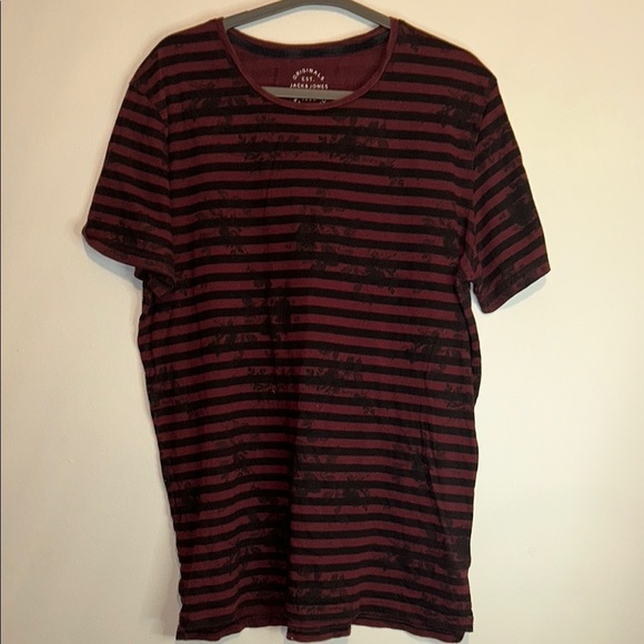 Jack & Jones Red and Black Striped Short Sleeve Tee unisex - Picture 1 of 7